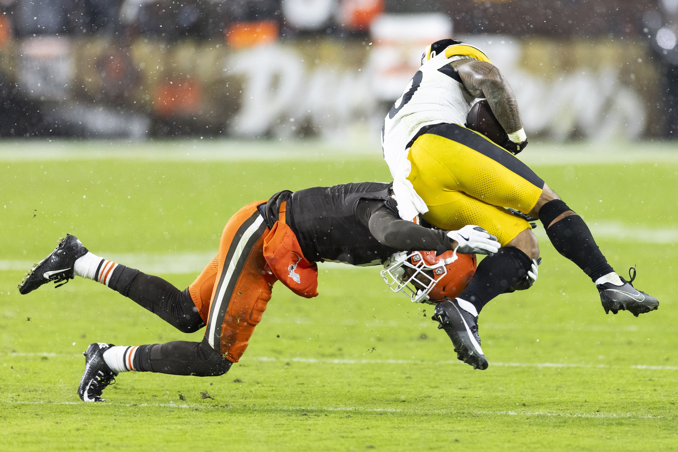 Browns release Juan Thornhill